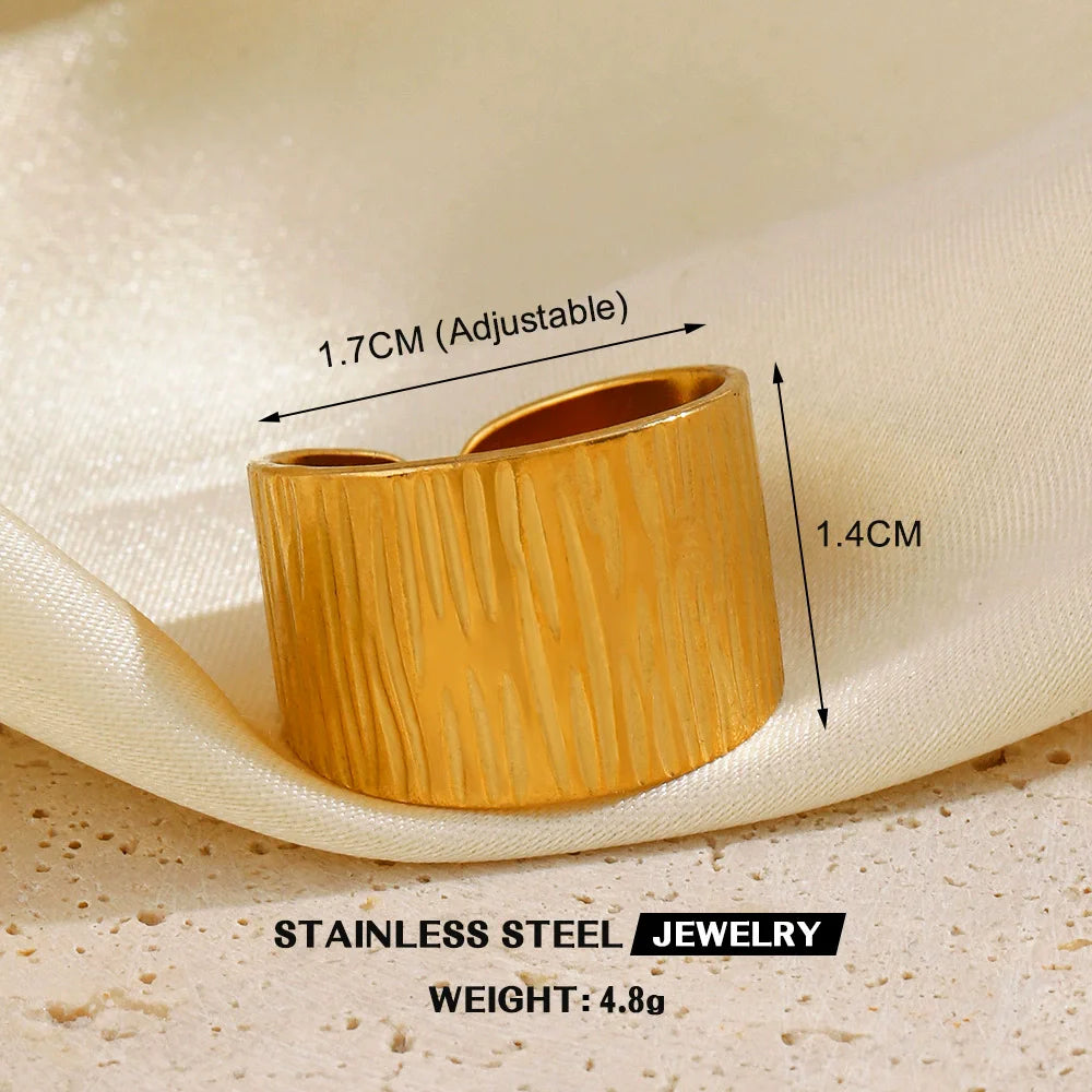 1007 Gold Leaf Heart Ring