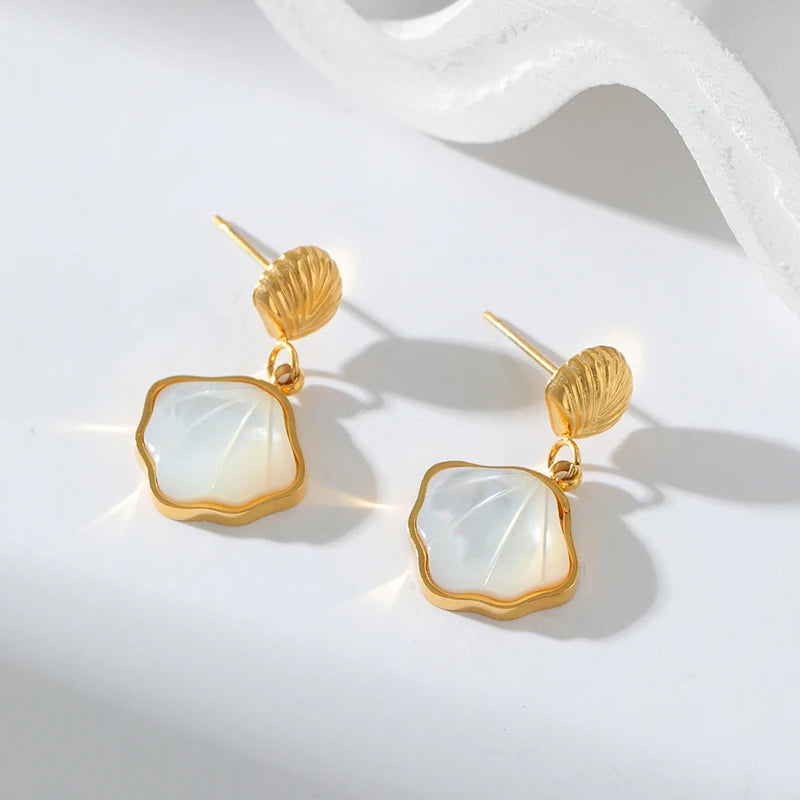 1007 White Stone Shell Earrings