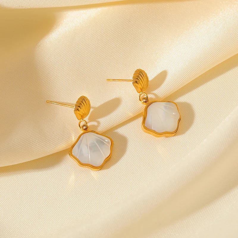 1007 White Stone Shell Earrings