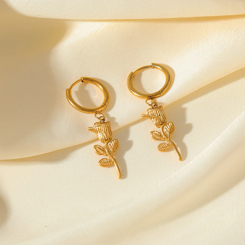 1007 White Stone Shell Earrings