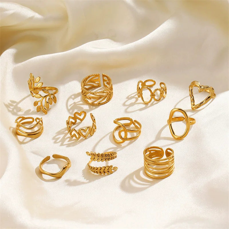 1007 Gold Leaf Heart Ring