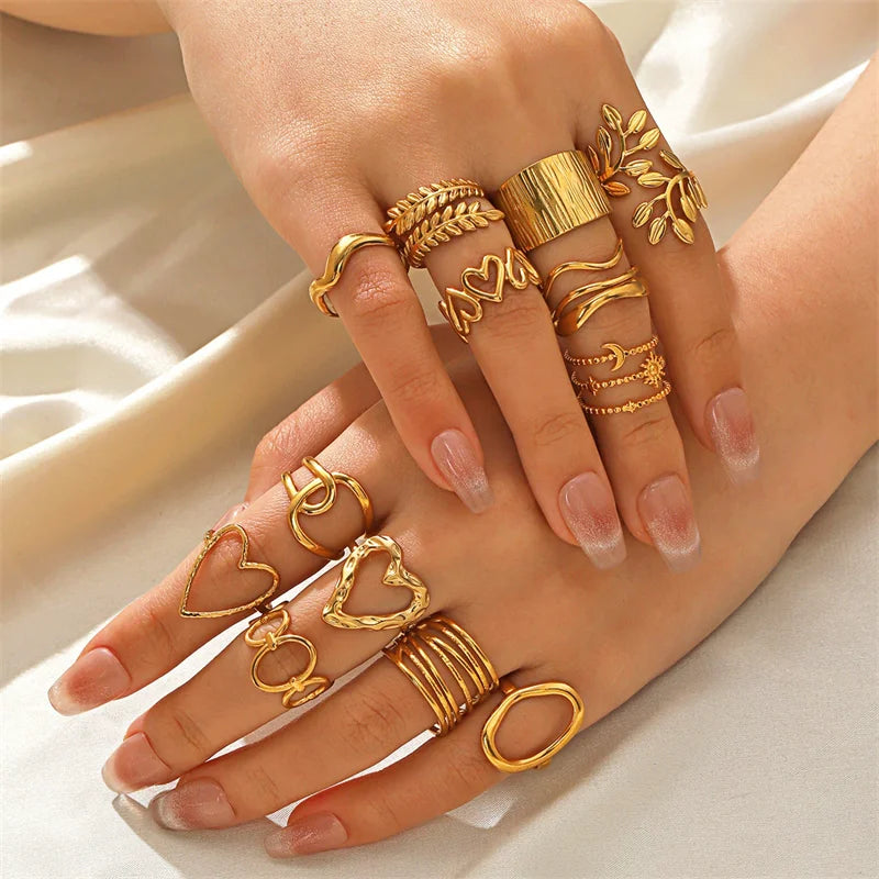 1007 Gold Leaf Heart Ring