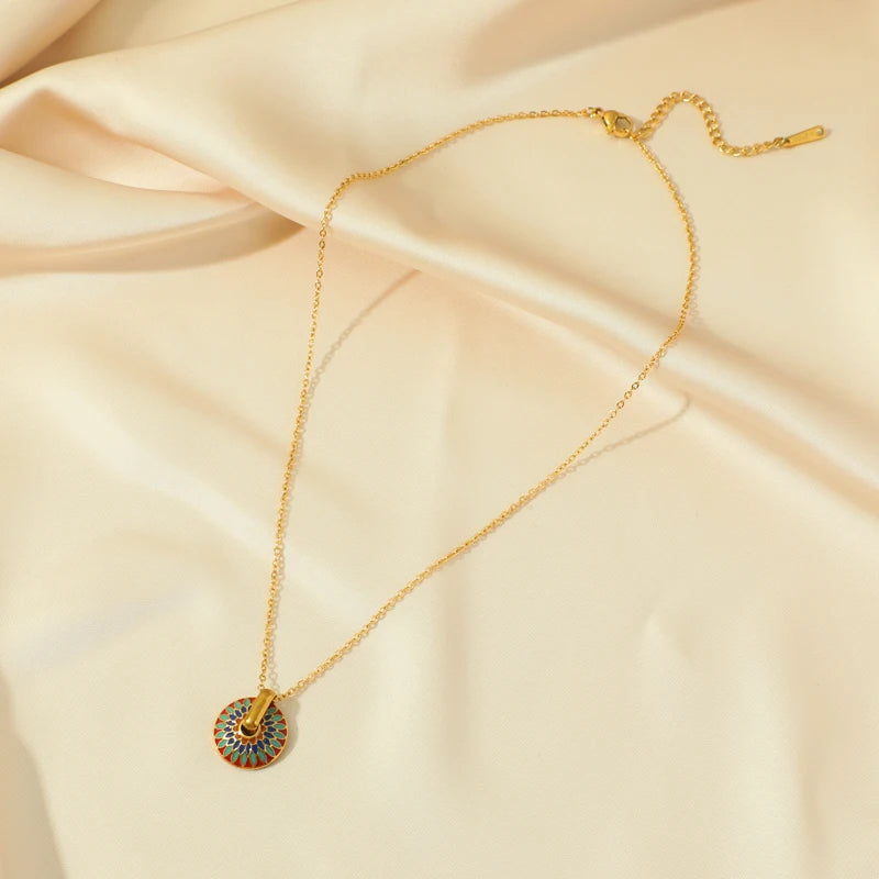 1007 Stainless Steel Vintage Flower Necklace & Earrings Set