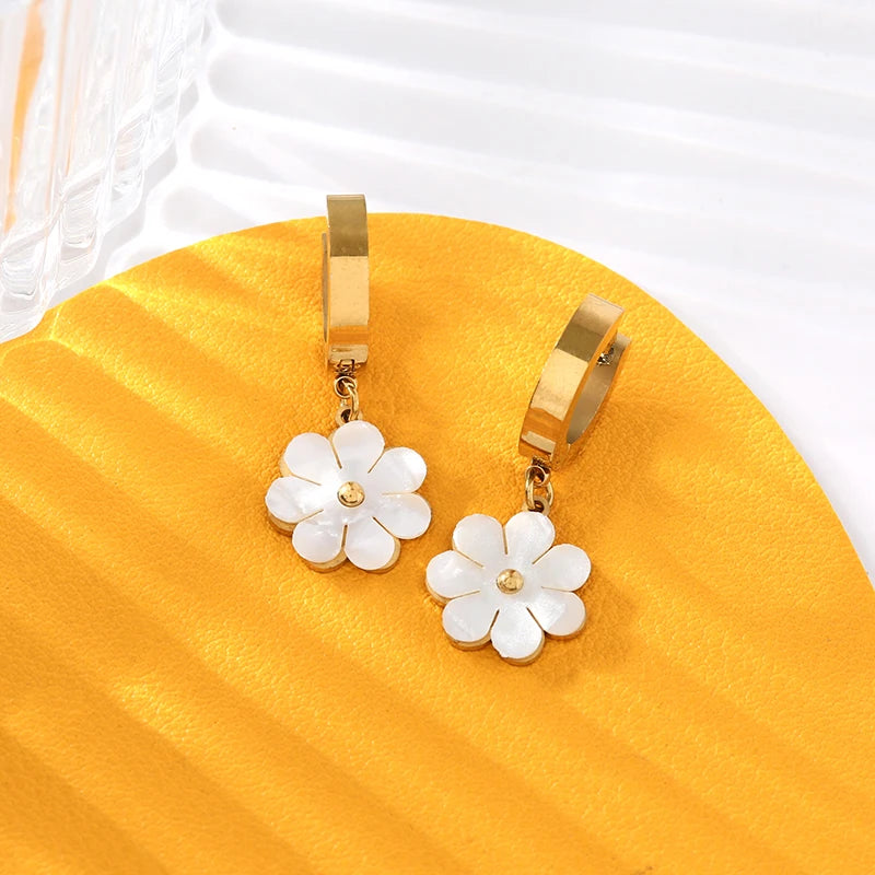 1007 White Stone Shell Earrings