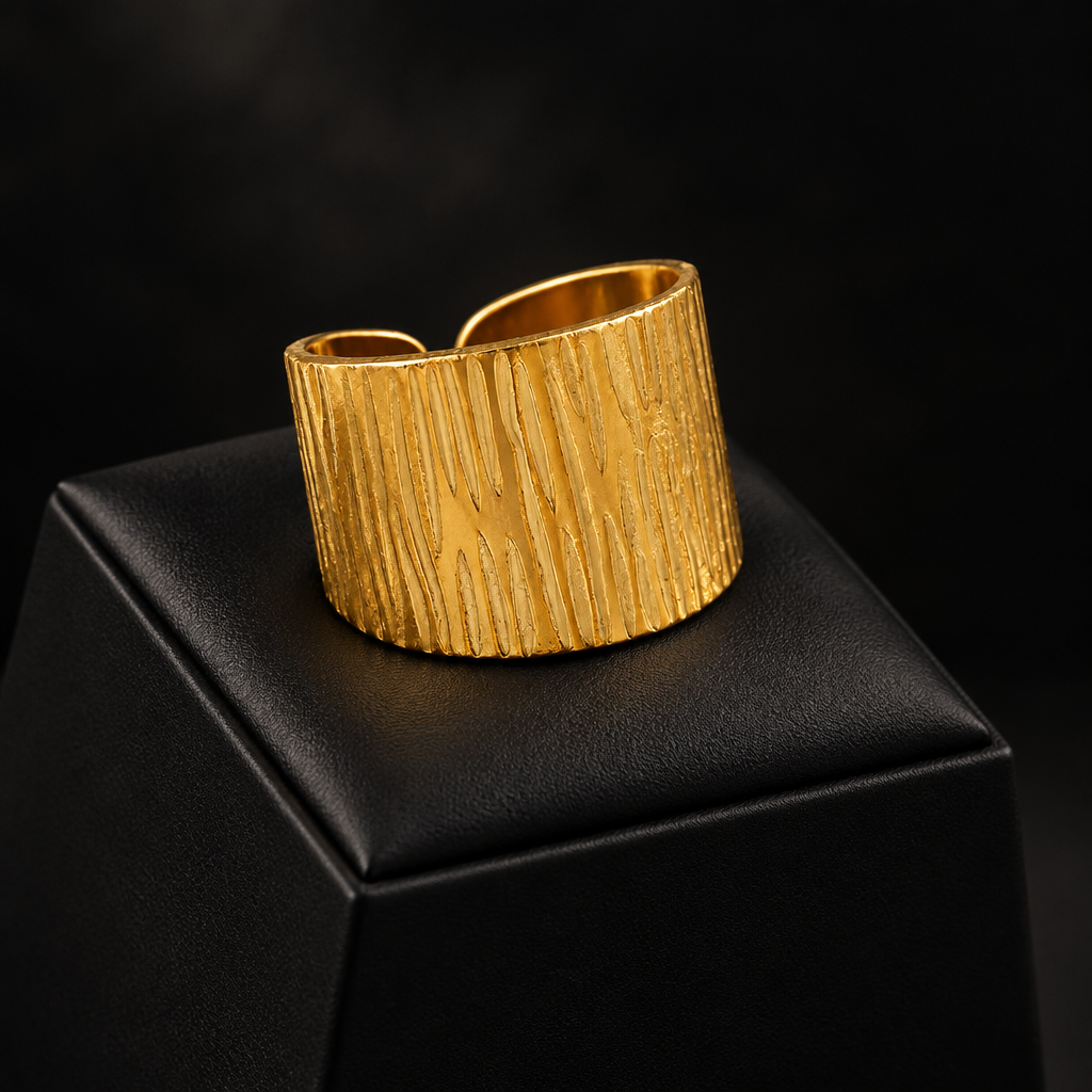 1007 Gold Leaf Heart Ring – R123
