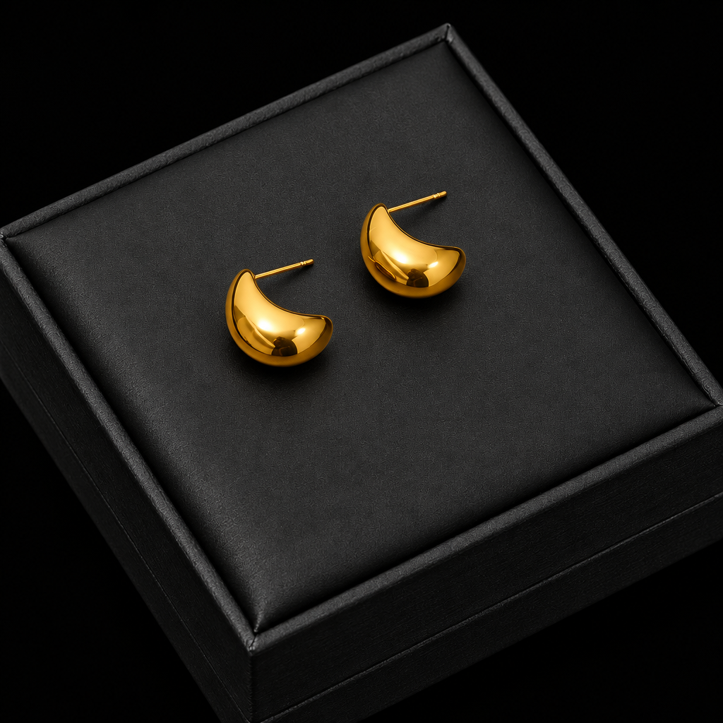 1007 Small Gold Round Stud Earrings